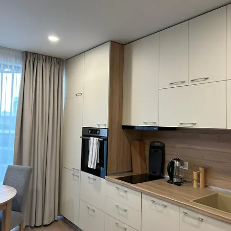 Apartment Skyline 44